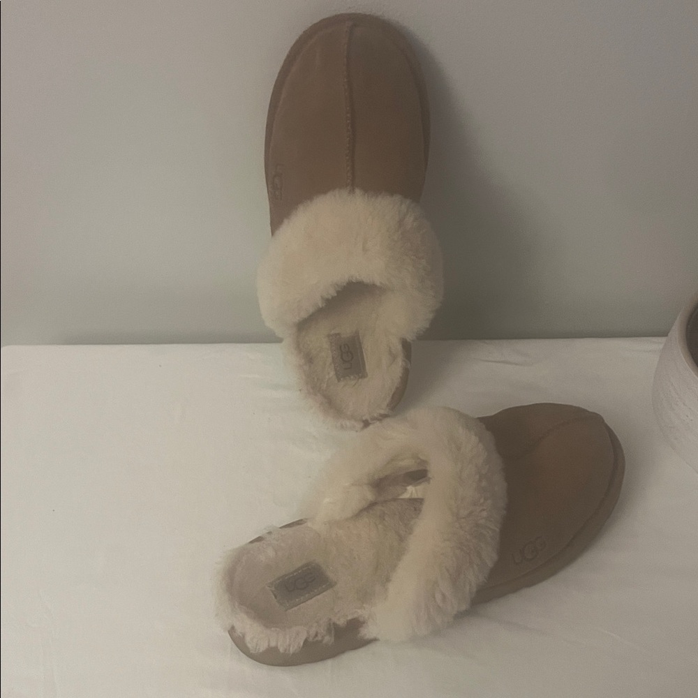 UGG Disquette Sandals ~ Women Size 6 ~ Chestnut